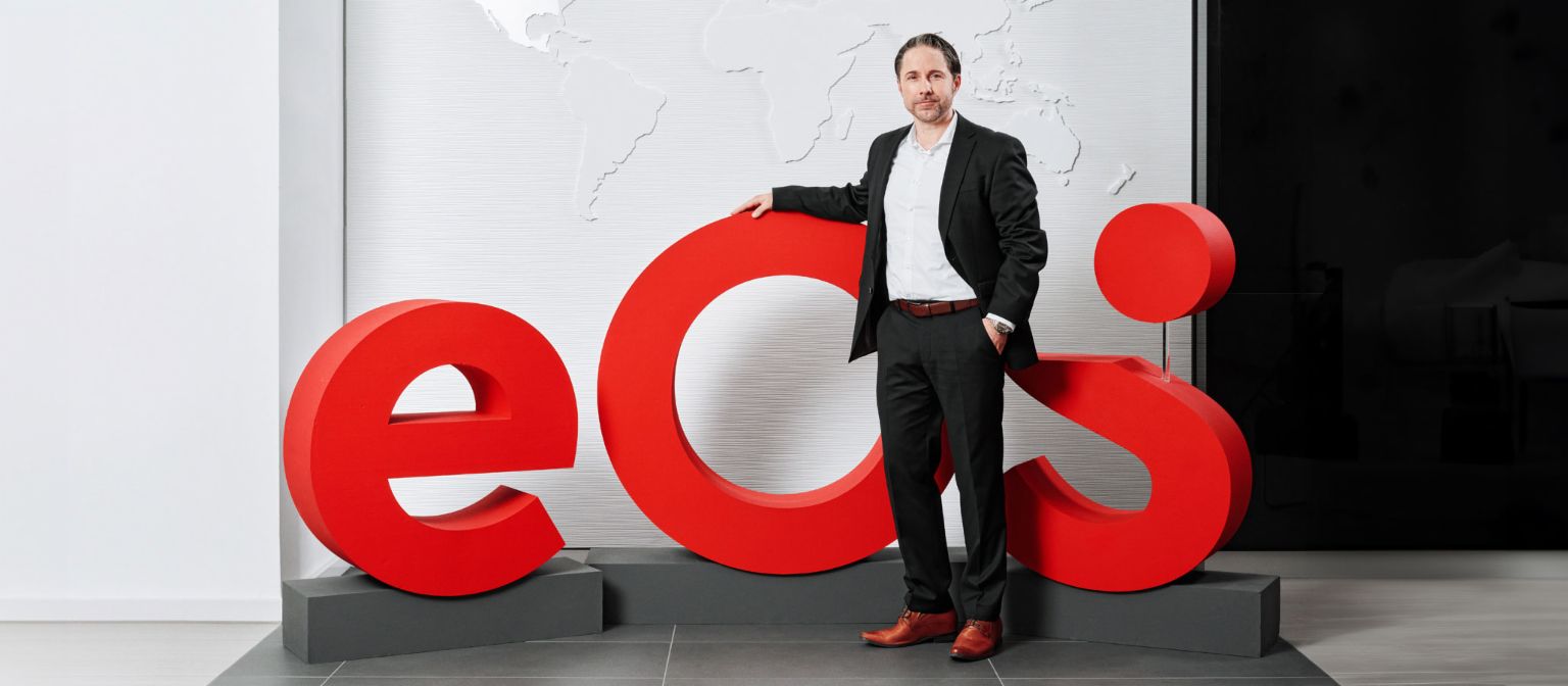 Voici la nouvelle marque EOS : Marwin Ramcke se présente lui-même ainsi que le nouveau logo d’EOS.